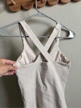 ALO Yoga Ribbed Crossback Cream Active Tank